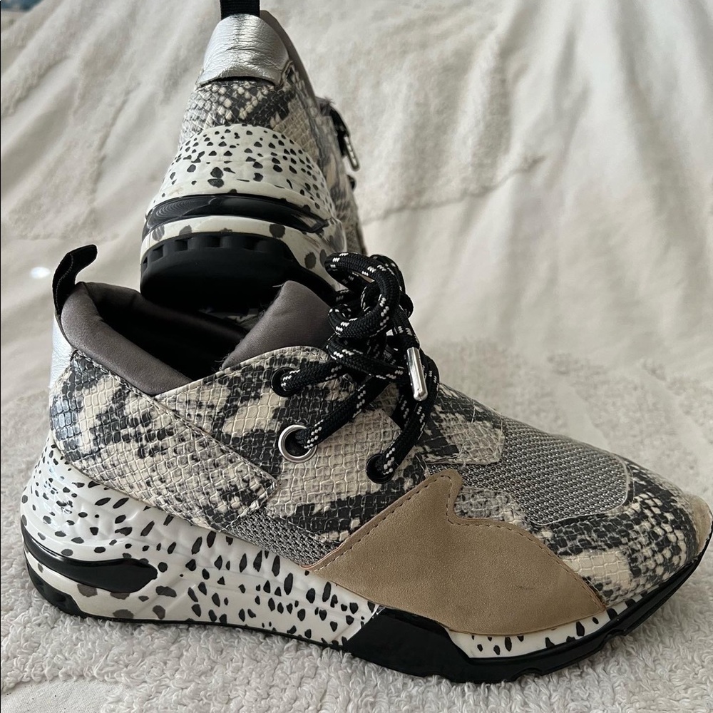 Steve Madden Sneakers